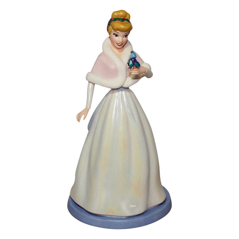 WDCC Cinderella - The Gift of Kindness | 4004523 | Disney | Holiday Series