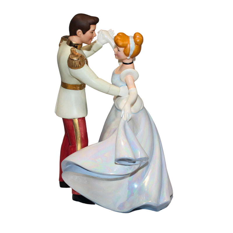 WDCC Cinderella and Prince Charming - So This is Love | 1028568 | Disney