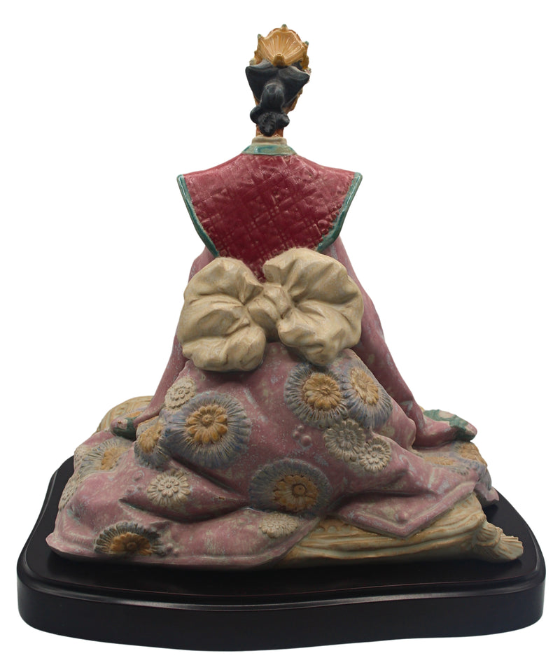 Lladró Figurine: 12374 Empress | Gres