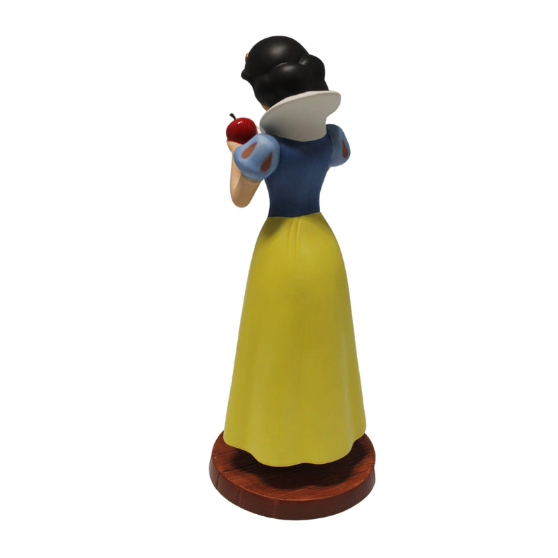 WDCC Snow White - Sweet Temptation | 4011632 | Disney