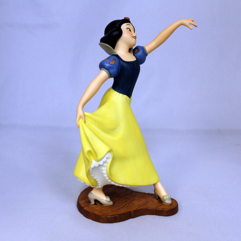 WDCC Snow White - The Fairest One of All | 1028550 | Disney