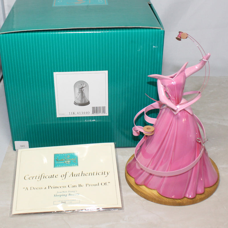 WDCC - A Dress a Princess Can Be Proud Of | 1204702 | Disney's Sleeping Beauty | Limited to 5000