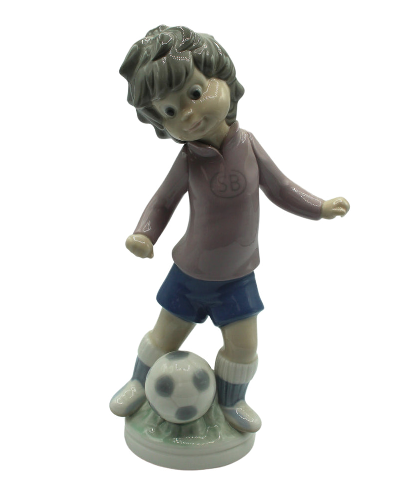 Lladró Figurine: 5135 Sports Billy Football Player