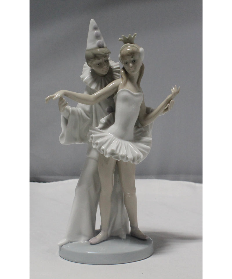 Lladró Figurine: 4882 Carnival Couple| Glazed Finish | Please Read