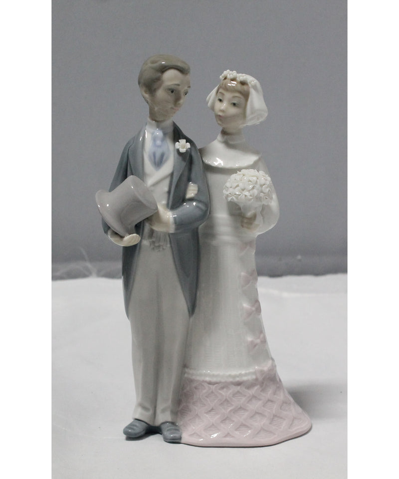 Lladró Figurine: 4808 Wedding | Glazed | Please Read