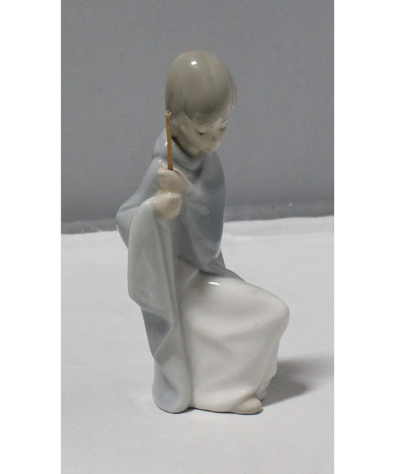 Lladró Figurine:  4672 Saint Joseph | Glazed Finish | Staff is broken