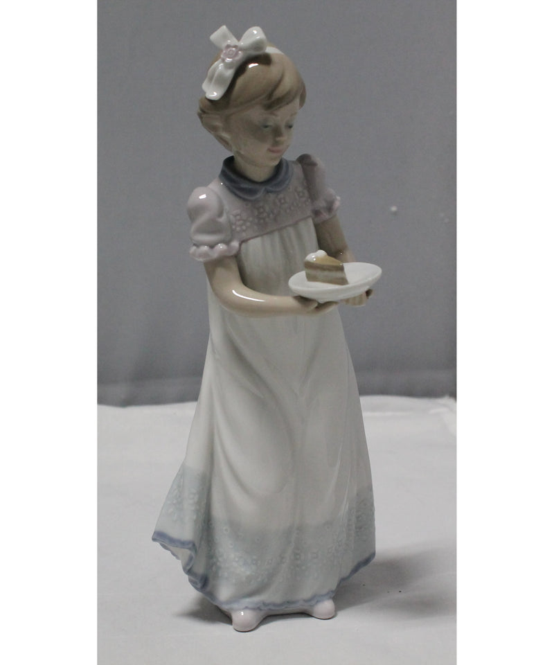 Lladró Figurine:  5429 Happy Birthday | Glazed Finish | Please Read