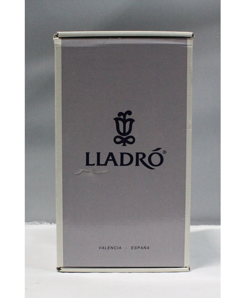 Lladró Figurine:  7644 Innocence in Bloom | Glazed | leaves chipped | As Is