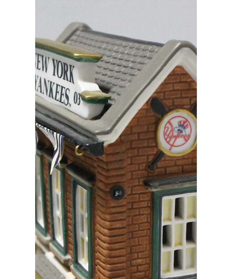 Department 56 | New York Yankees Pub | As Is | Please Read