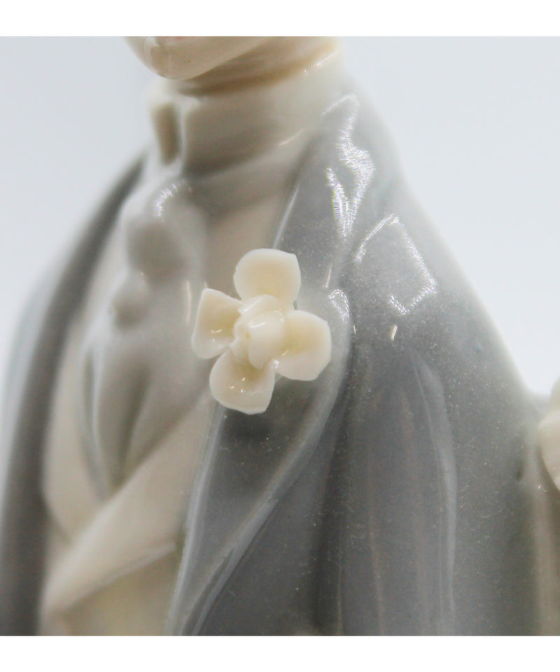 Lladro 4808 | Wedding | Chipped Flower