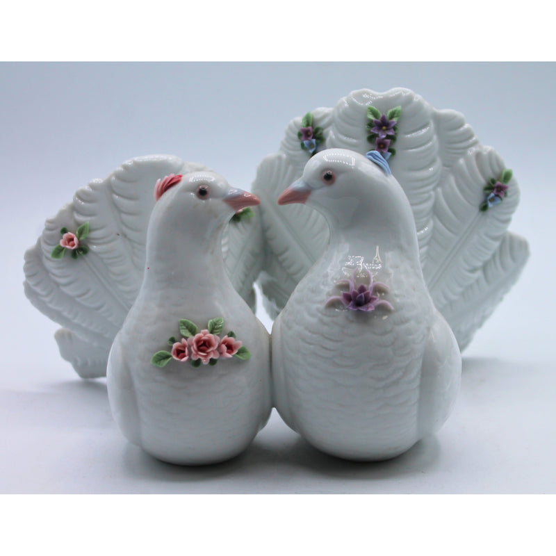 Lladró 6359 | Kissing Doves with Flowers | Broken Flowers