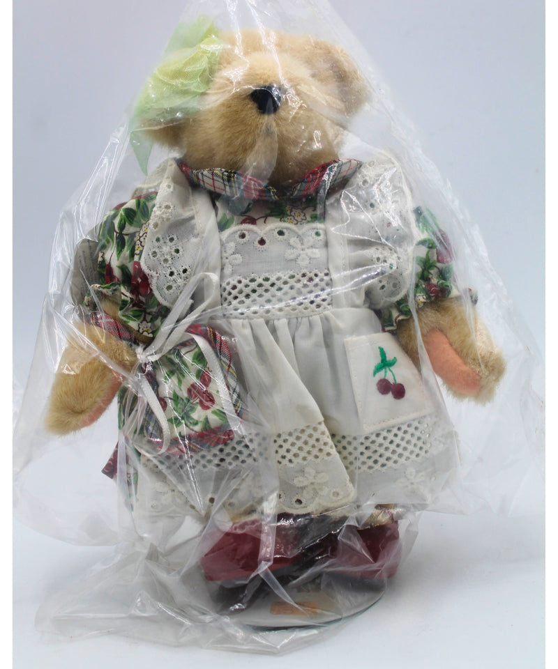 Lot of 4: Muffy VanderBears and VanderHare| Please Read