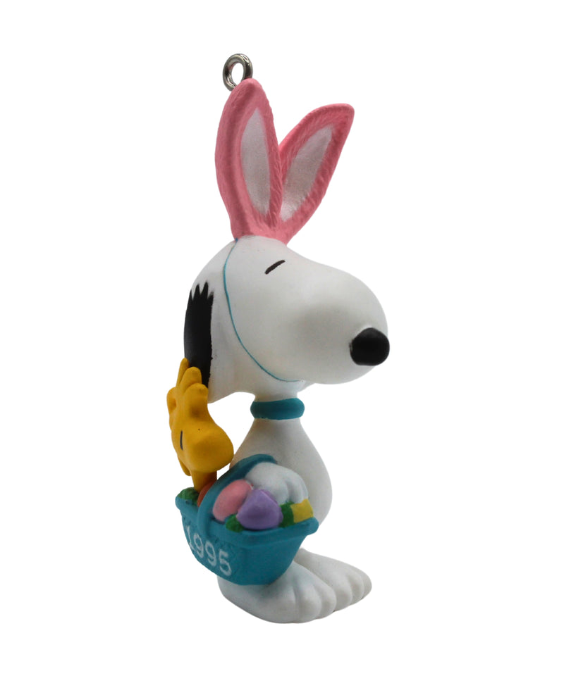 Hallmark Ornament: 1995 Peanuts Snoopy & Woodstock | QEO8257 | Easter