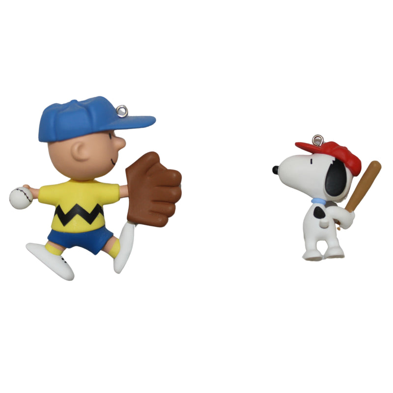 Hallmark Ornament: 1999 Batter up! | QEO8389 | Peanuts