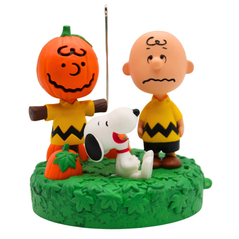 Hallmark Ornament: 2022 Snoopy's Scarecrow Shenanigans | QFO5326