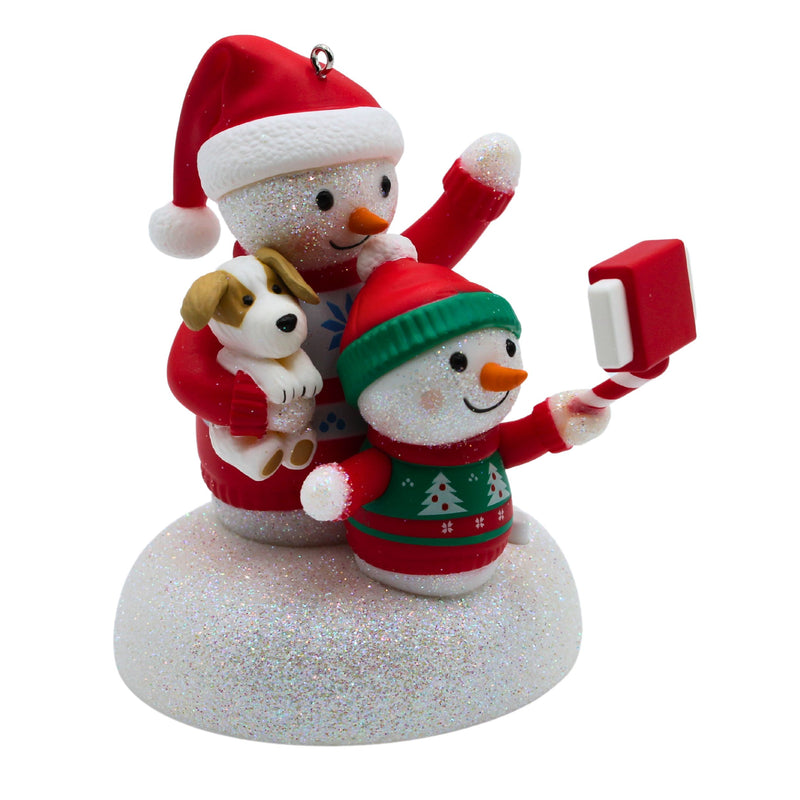 Hallmark Ornament: 2020 Cozy Christmas Selfie | QGO1831