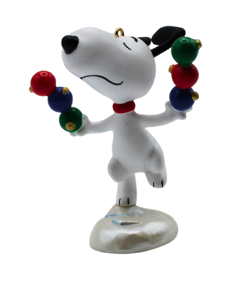 Hallmark Ornament: 2015 Snoopy | QRP5913 | Peanuts