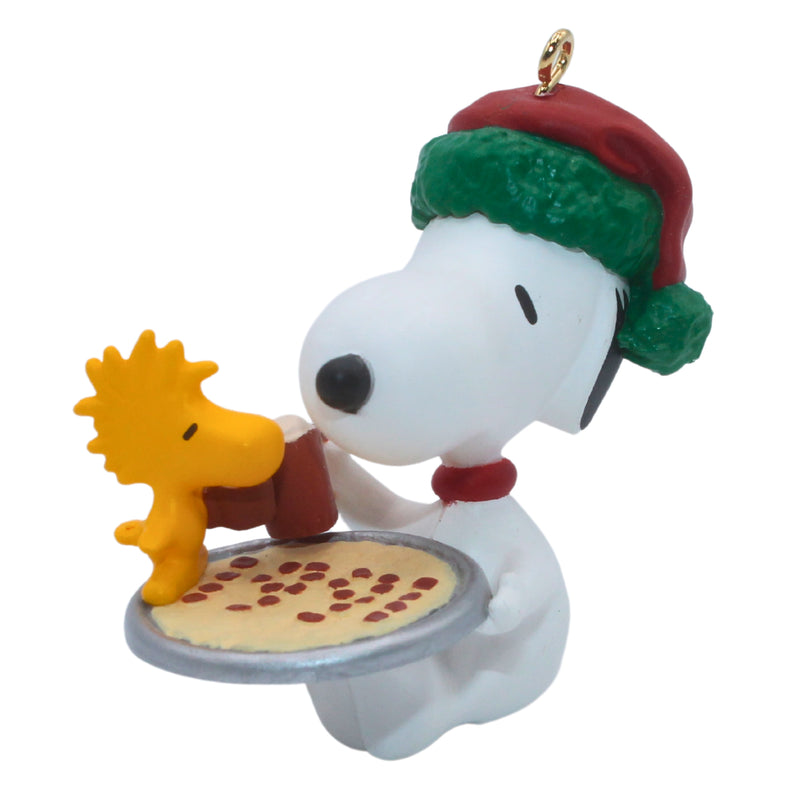 Hallmark Ornament: 1991 Snoopy and Woodstock | QX5197