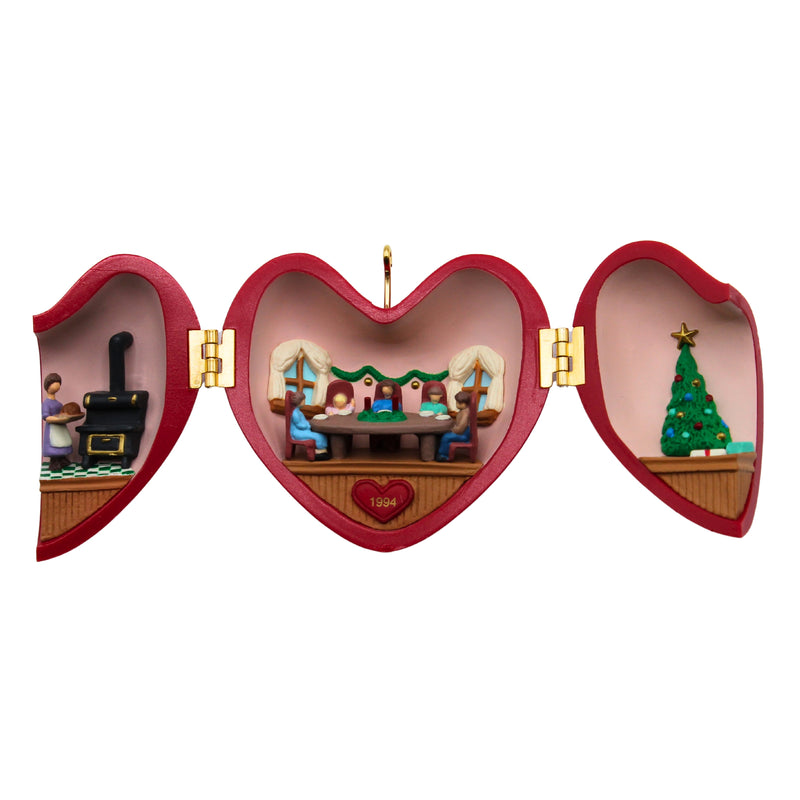 Hallmark Ornament: 1994 Heart of Christmas | QX5266 | Dinner