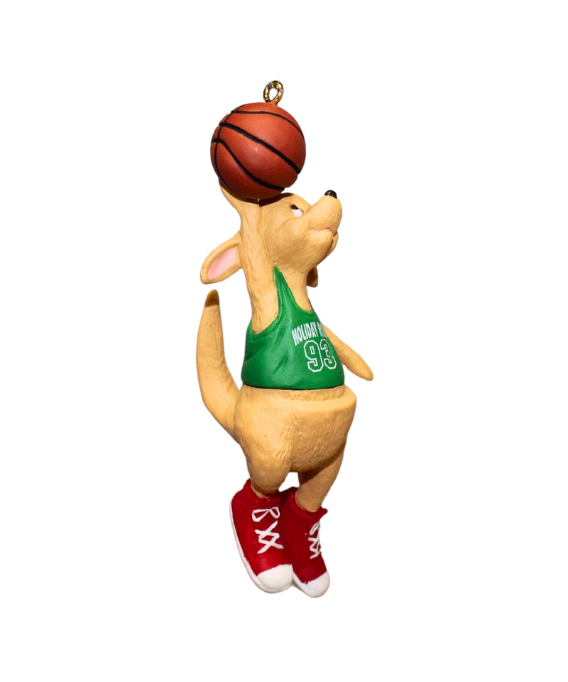 Hallmark Ornament: 1993 Dunkin' Roo | QX5575