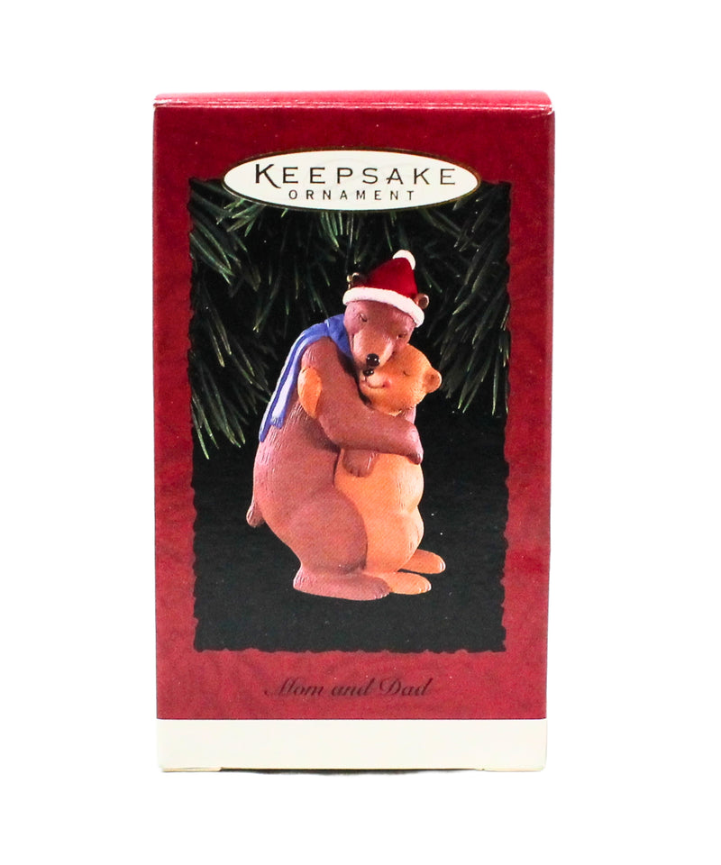 Hallmark Ornament: 1996 Mom and Dad | QX5821