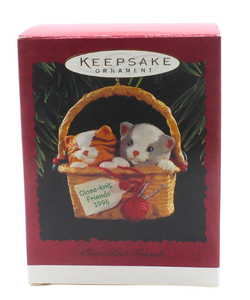 Hallmark Ornament: 1996 Close-Knit Friends | QX5874