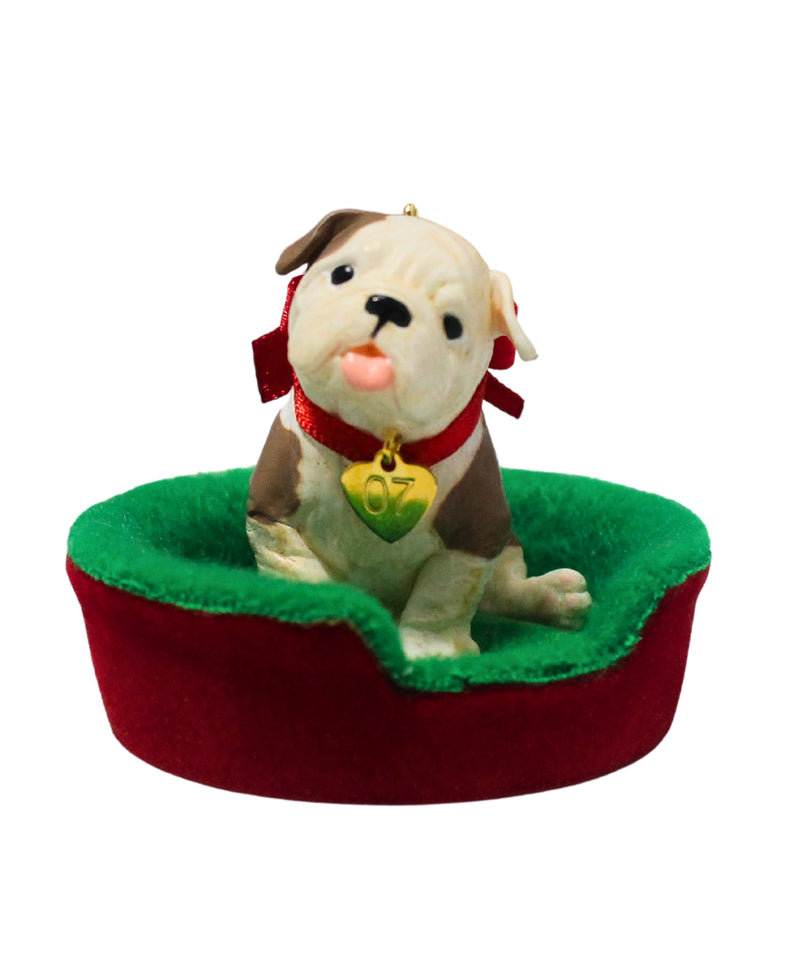 Hallmark Ornament: 2007 Puppy Love - 17th in the Puppy Love Series | QX6097