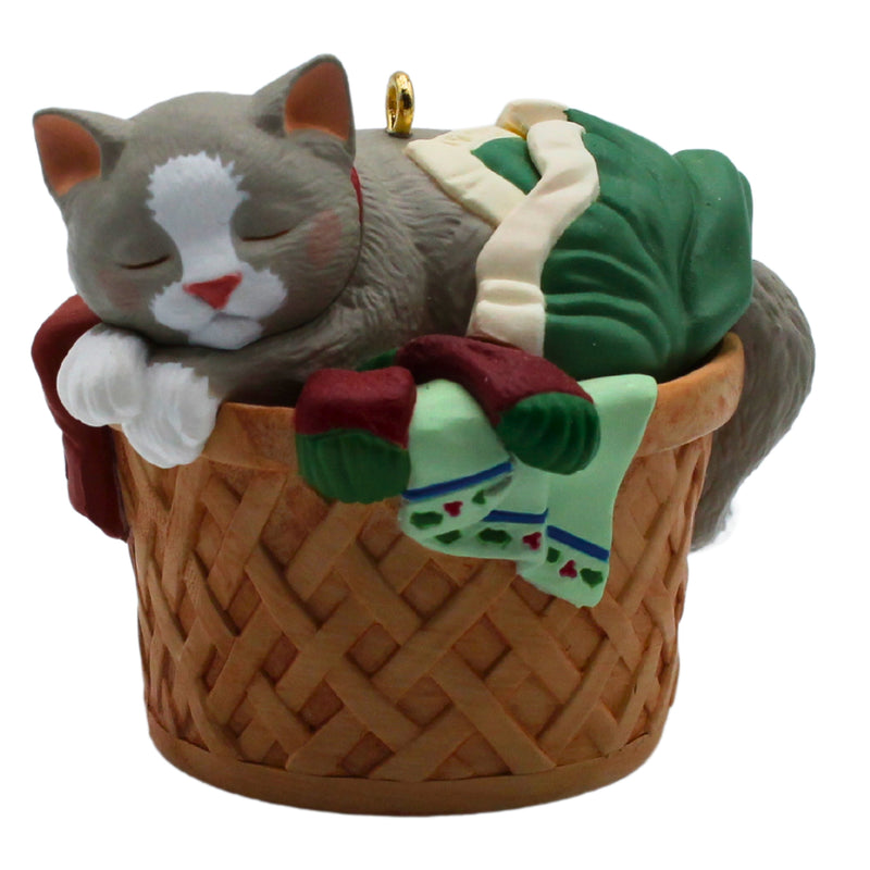 Hallmark Ornament: 1998 Cat Naps | QX6383