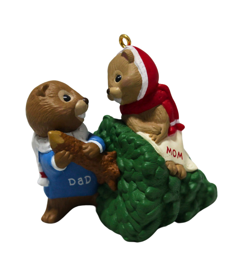 Hallmark Ornament: 1998 Mom and Dad | QX6653