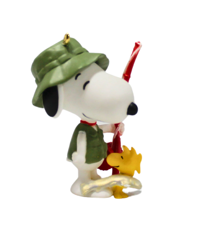 Hallmark Ornament: 2012 Fisherman Snoopy | QX8051