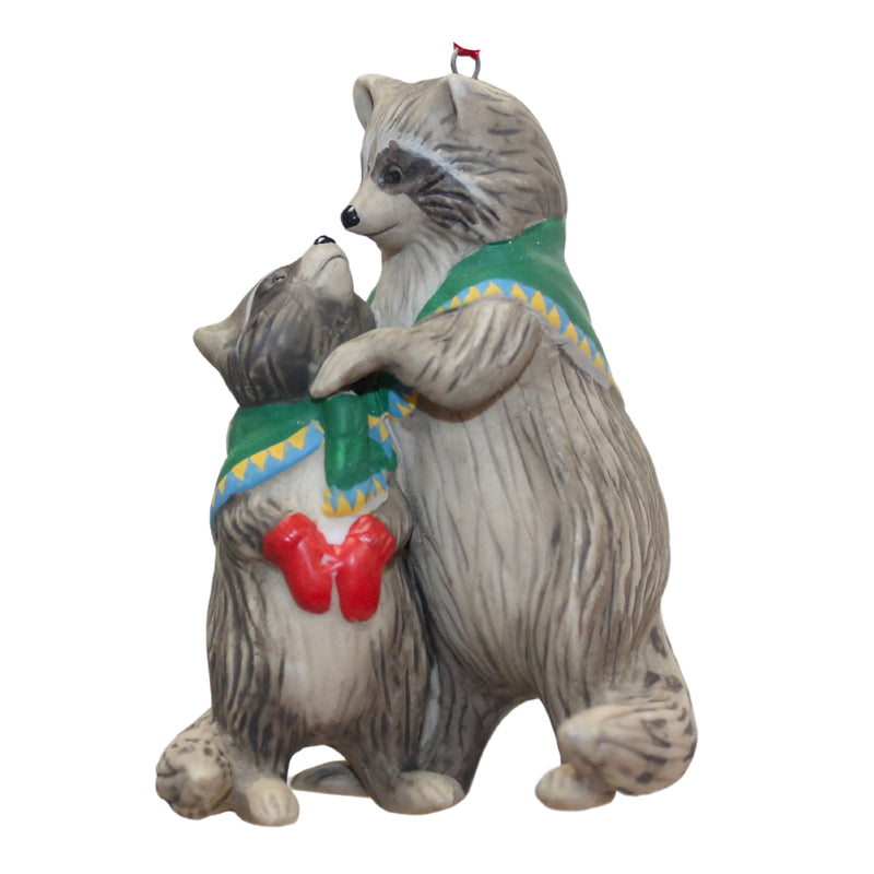 Hallmark Ornament: 2003 Safe and Sung | QX8217