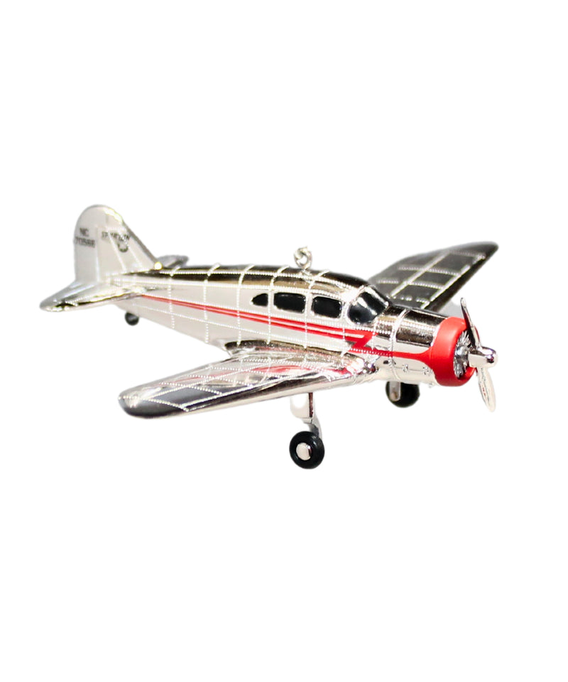 Hallmark Ornament: 2004 Spartan Model 7-W Executive | QX8391