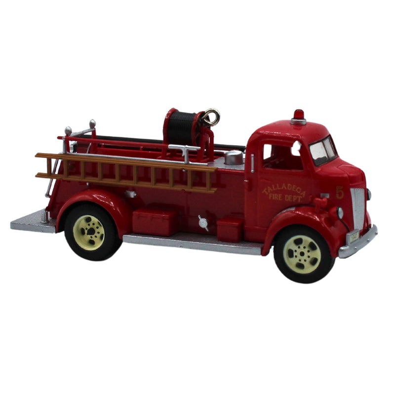 Hallmark Ornament: 2013 Ford Fire Engine-1941 | QX9152