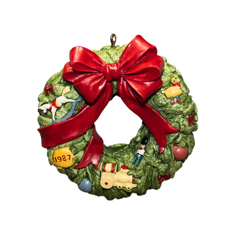 Hallmark Ornament: 1987 Wreath of Memories | QXC5809