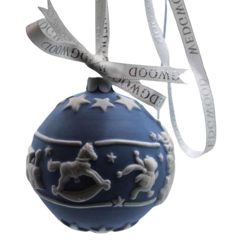 Hallmark Ornament: 2007 Wedgwood-Holiday Parade | QXE9139