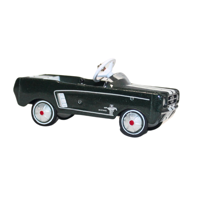 Hallmark Ornament: 2007 Ford Mustang 1964 1/2 | QXE9149