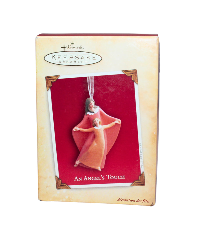 Hallmark Ornament: 2004 An Angel's Touch | QXG5634