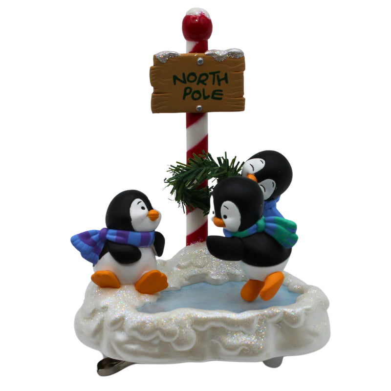 Hallmark Ornament: 2003 Pals at the Pole | QXG8827