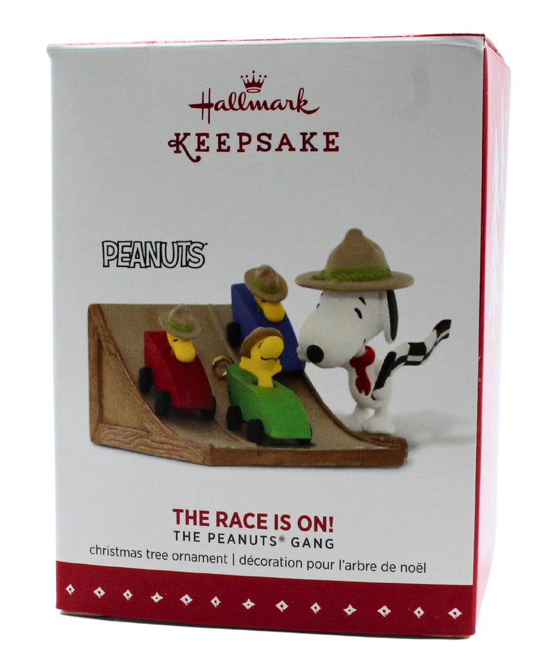 Hallmark Ornament: 2015 The Race is on! | QXI2379 | Peanuts