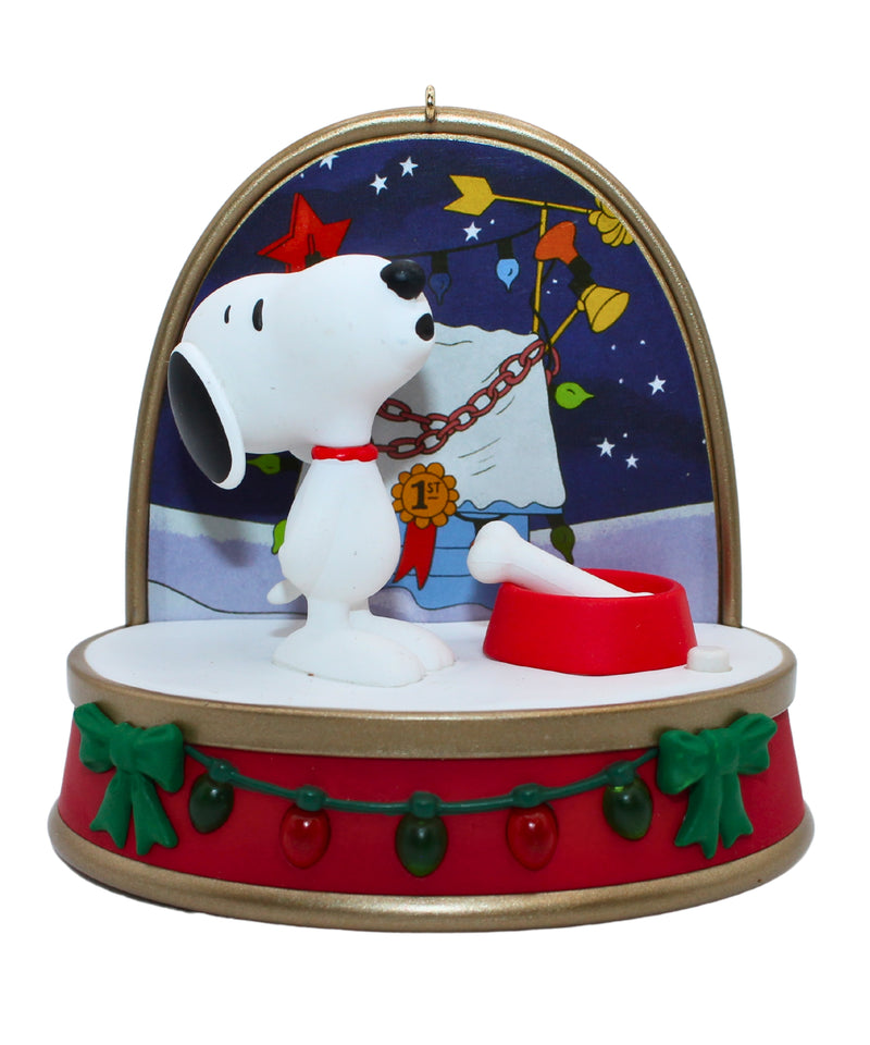 Hallmark Ornament: 2018 Snoopy   | QXI3017 | Peanuts