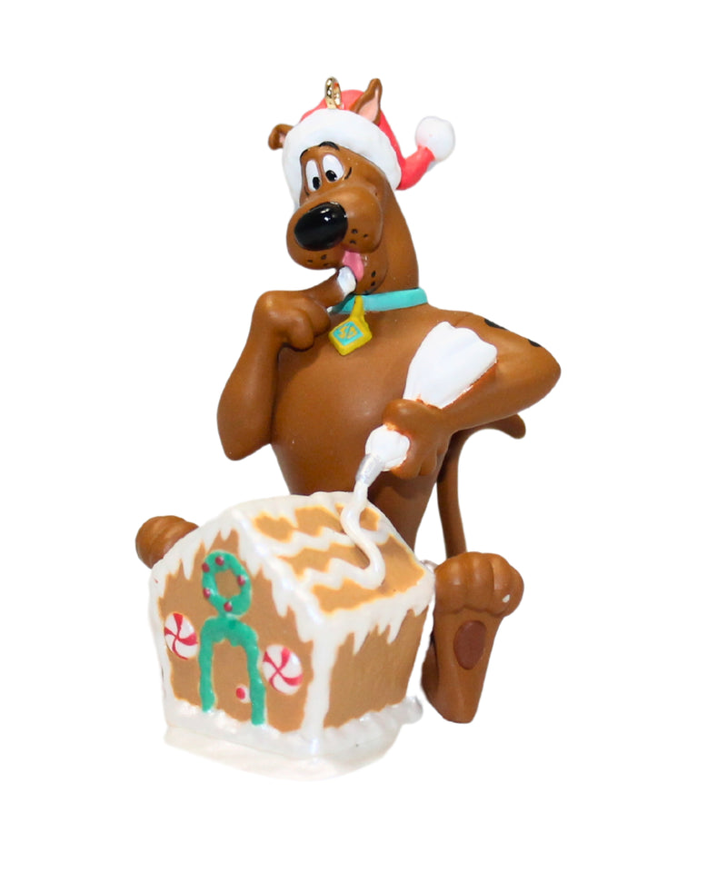 Hallmark Ornament: 2017 Season's Snackings | QXI3082 | Scooby-Doo