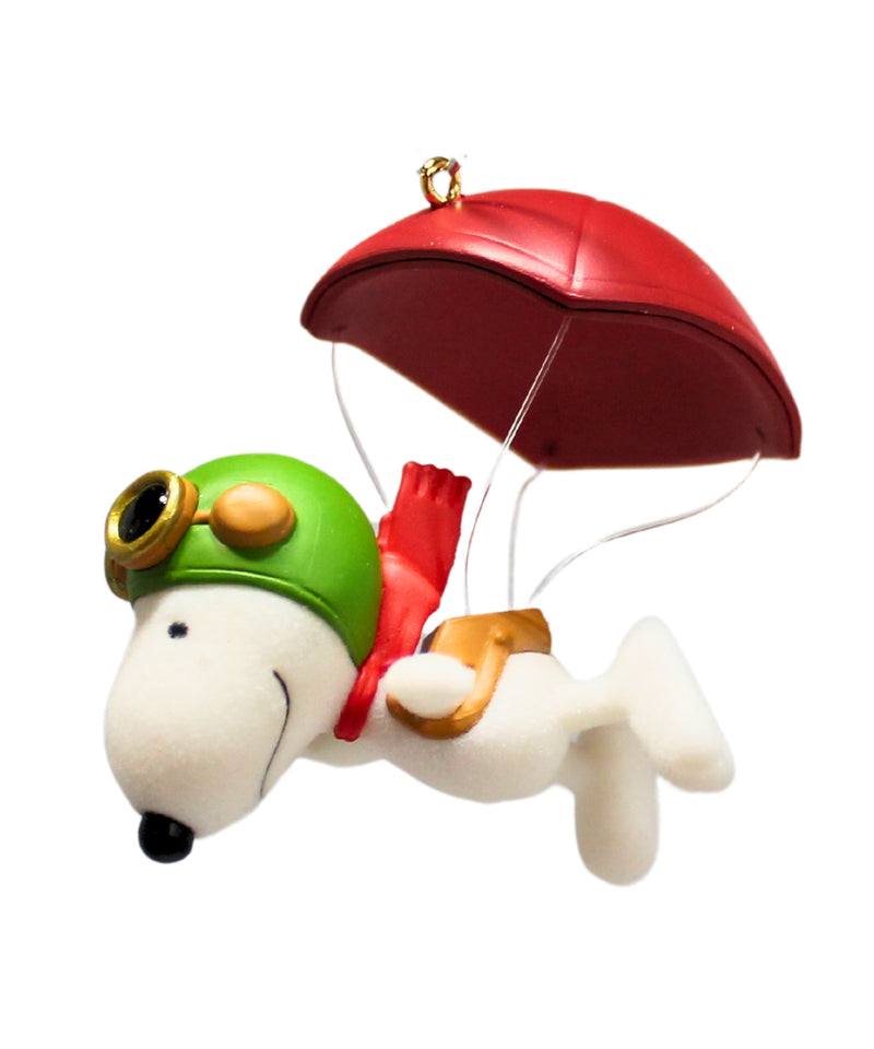 Hallmark Ornament: 2016 Paratrooper Snoopy | QXI3284 | Peanuts