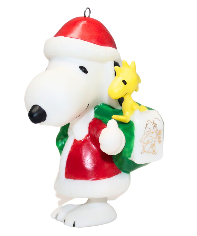 Hallmark Ornament: 2017 Spotlight on Snoopy | QXI3285