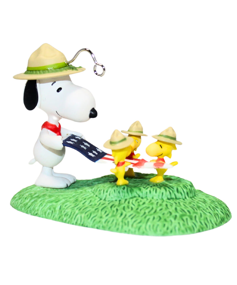 Hallmark Ornament: 2017 Flag Folding Ceremony | QXI3295 | Peanuts