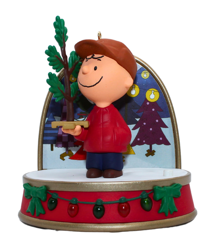 Hallmark Ornament: 2018 Charlie Brown   | QXI3346 | Peanuts