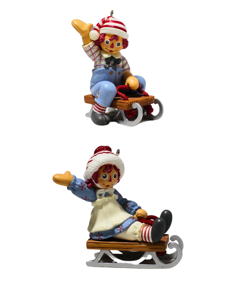 Hallmark Ornament: 2005 Holiday Sledding  | QXI6282