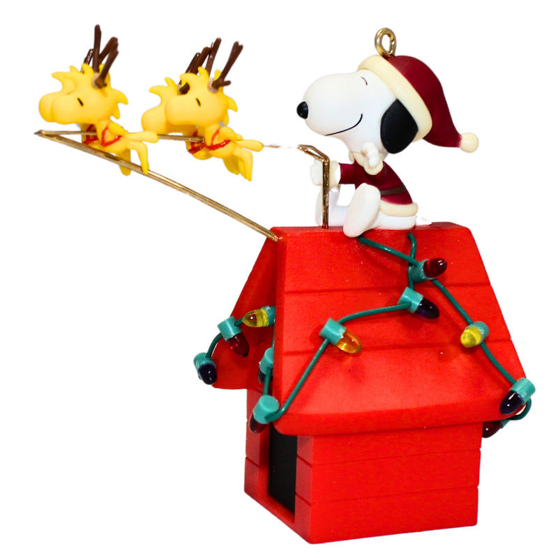 Hallmark Ornament: 2005 Santa Beagle and Friends | QXI6485 | Peanuts