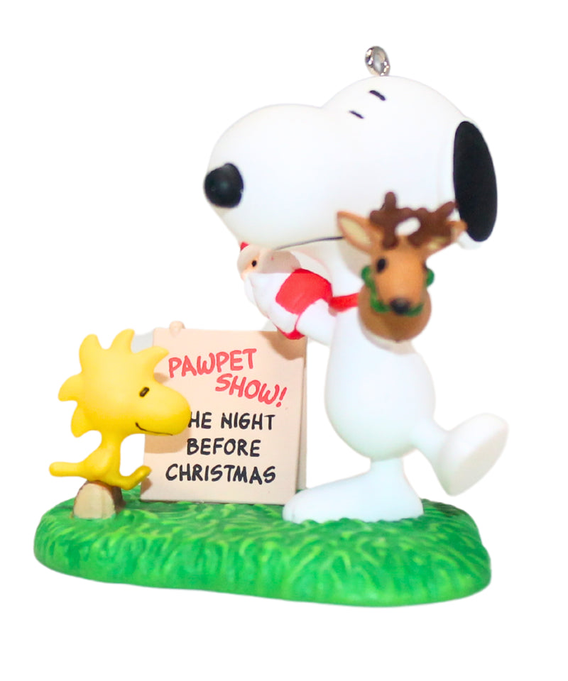 Hallmark Ornament: 2021 Snoopy's Pawpet Show | QXI7312 | Peanuts