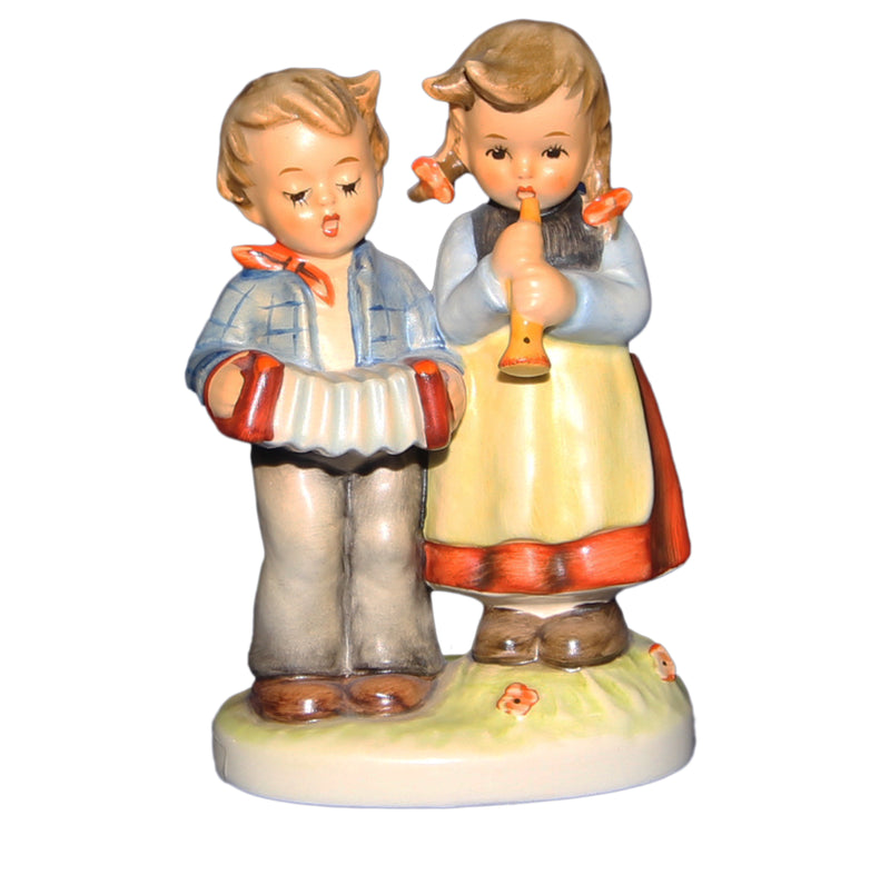 Hummel Figurine: 218/2/0, Birthday Serenade