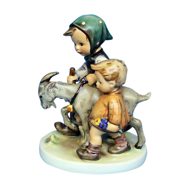 Hummel Figurine: 334, Homeward Bound